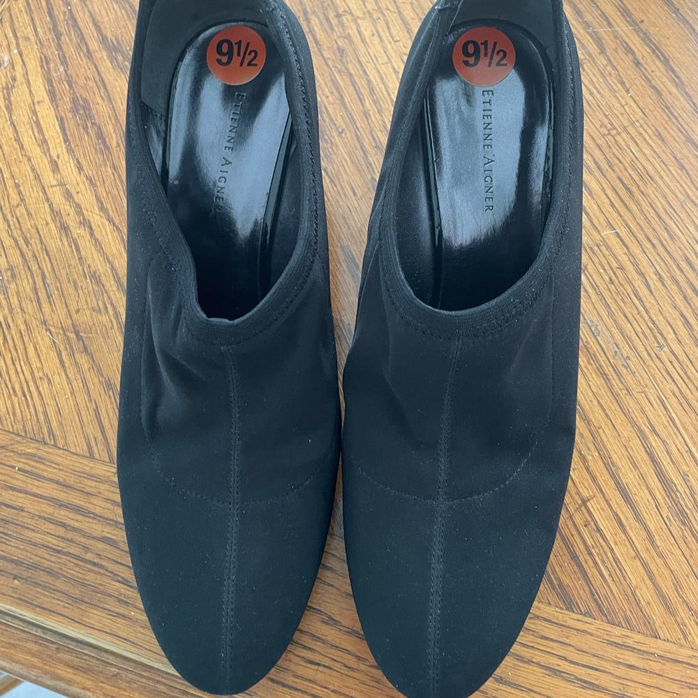 Womens black bootie